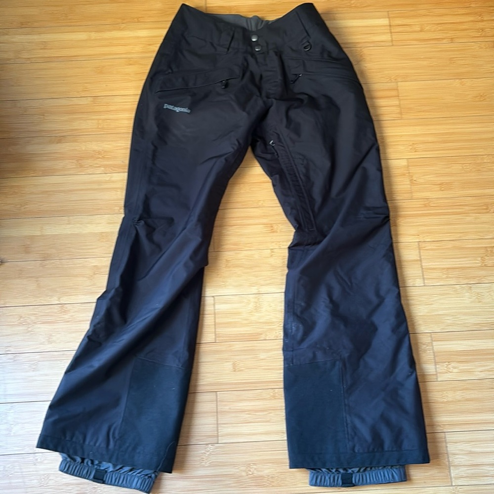 Women’s Patagonia snow pants with H2No technology size small, black